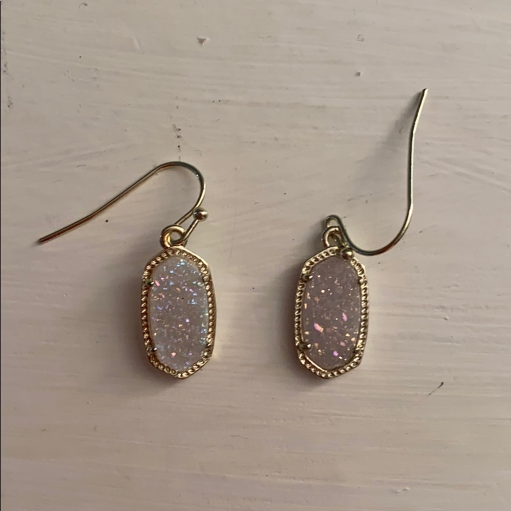 Kendra Scott Iridescent white drusy earring
